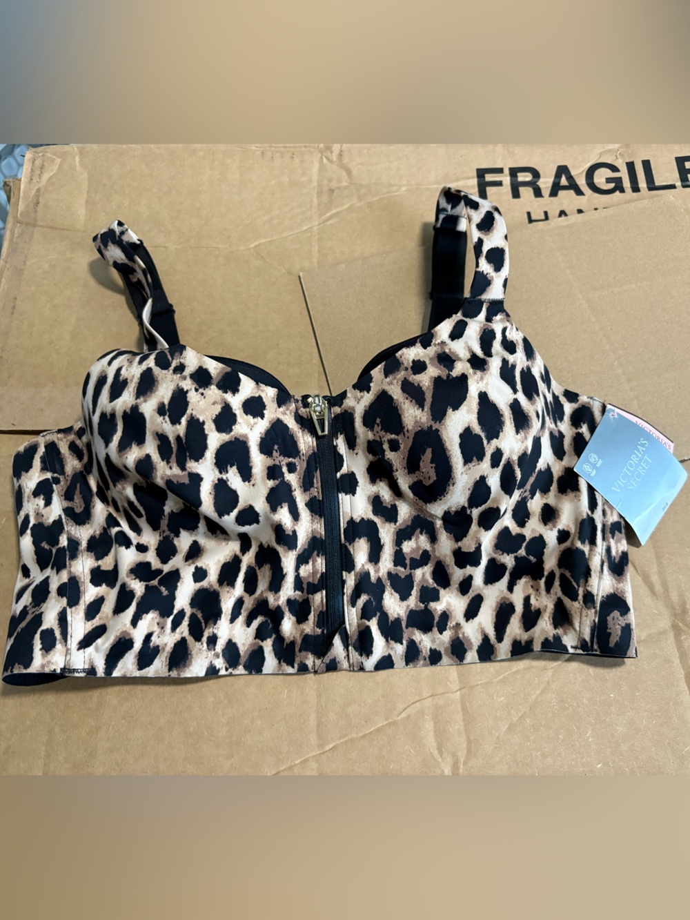 NWT Victoria's Secret Leopard Print Front-Zip Knockout Sports Bra
